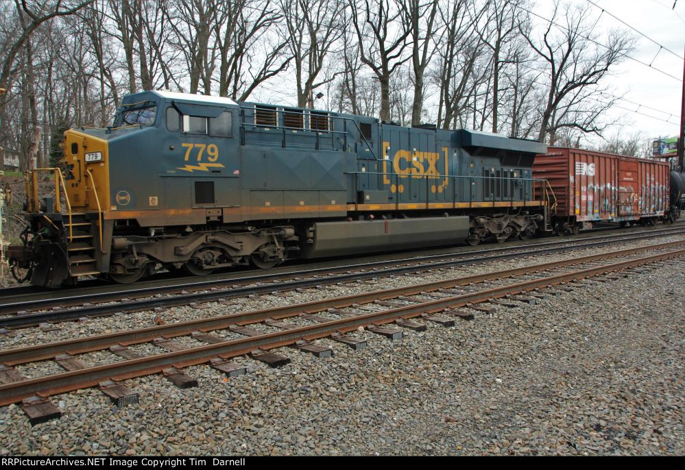 CSX 779 dpu on Q403